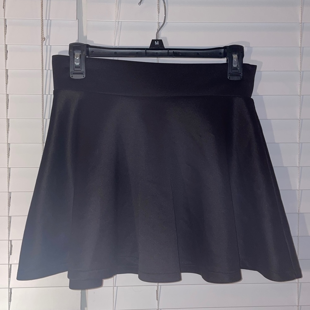 black skater skirt